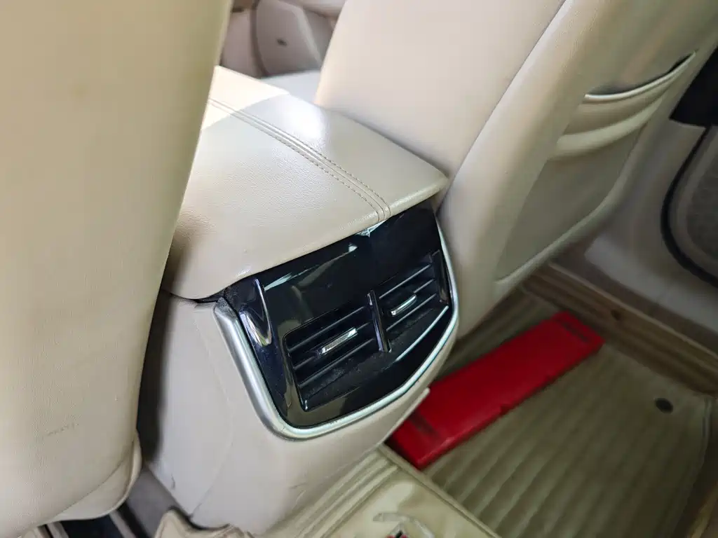 Cadillac XTS 2016 — фото 12