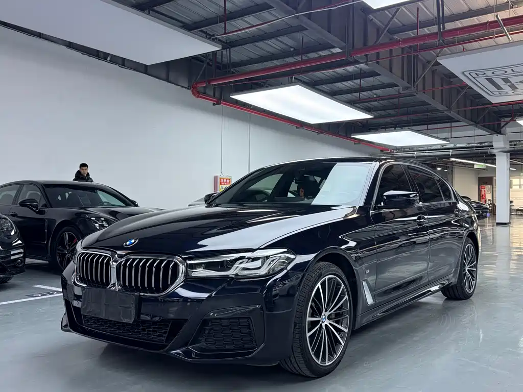 BMW 5 Series 2021 — фото 1