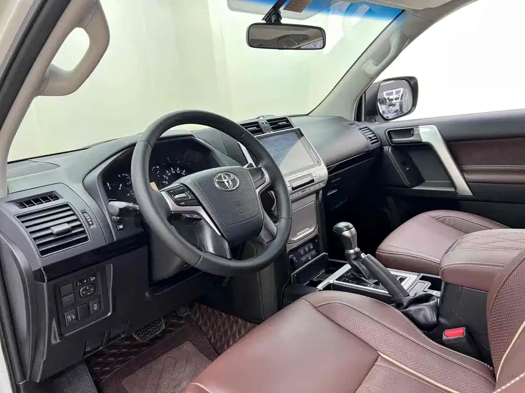 Toyota Prado 2020 — фото 13
