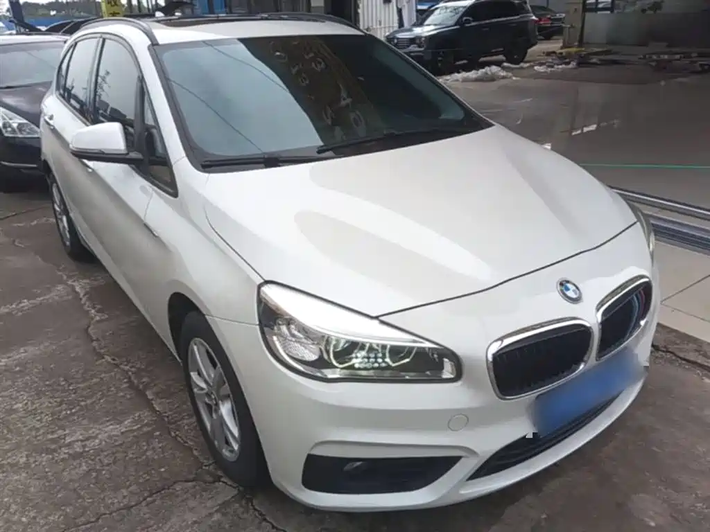 BMW 2 Series Active Tourer 2018 — фото 4