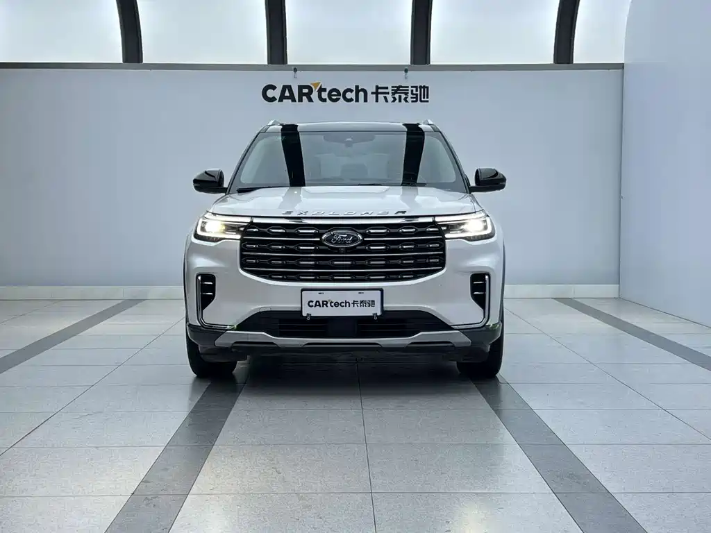 Ford Explorer 2023 — фото 1