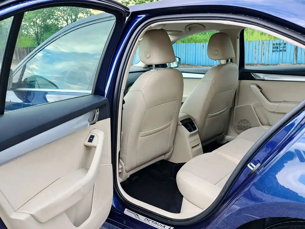 Skoda Octavia 2015 — фото 8