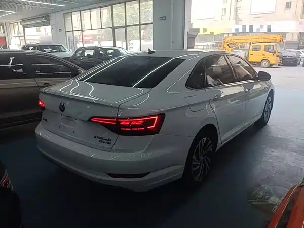 Volkswagen Sagitar 2021