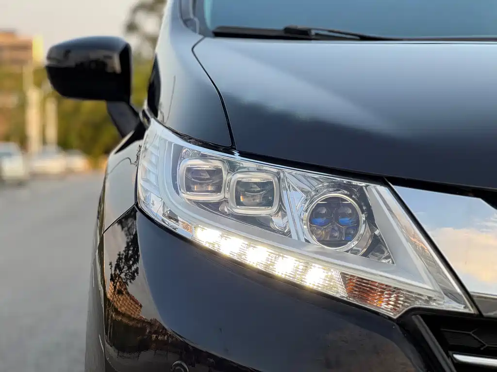 Honda Odyssey 2015 — фото 29