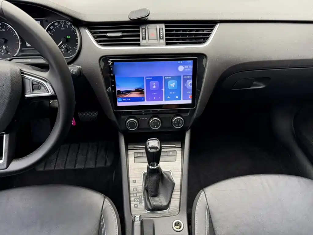 Skoda Octavia 2016 — фото 13