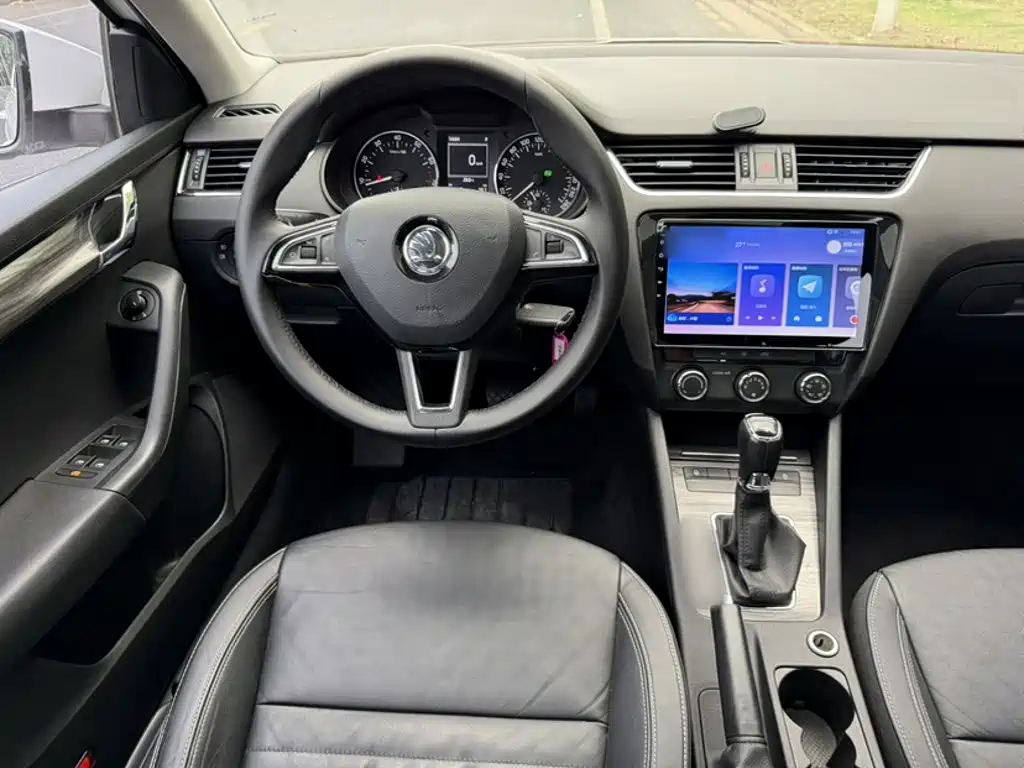 Skoda Octavia 2016 — фото 18
