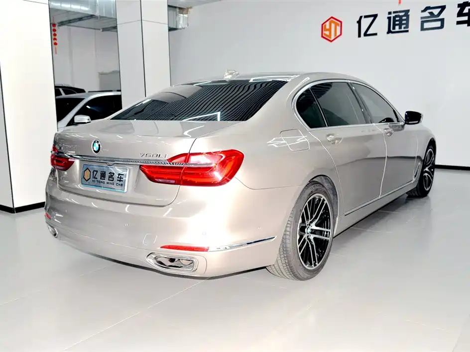 BMW 7 Series 2016 — фото 23