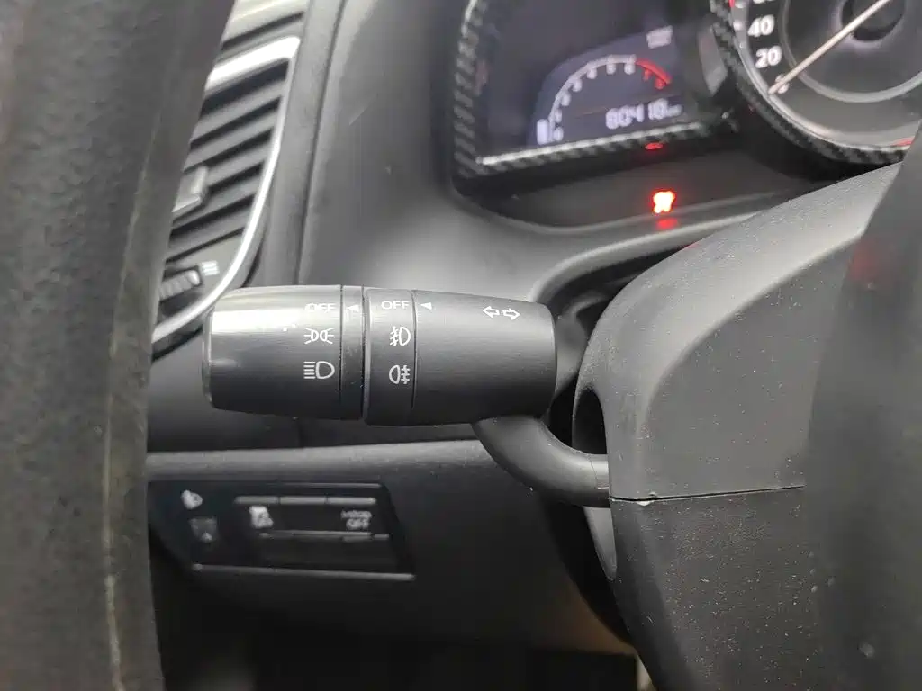 Mazda 3 Axela 2015 — фото 21