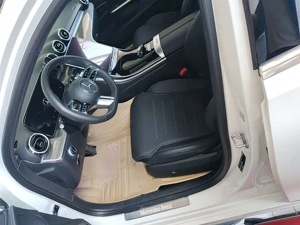 Mercedes-Benz C-Class 2023 — фото 15