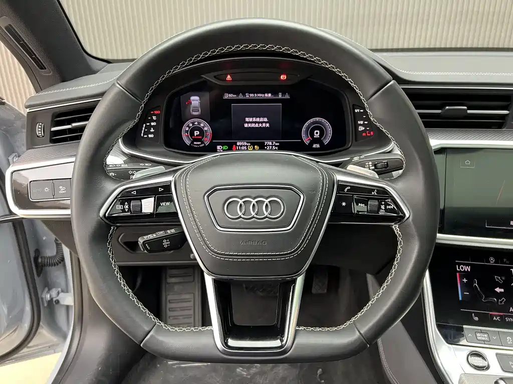 Audi A7L 2025 — фото 7