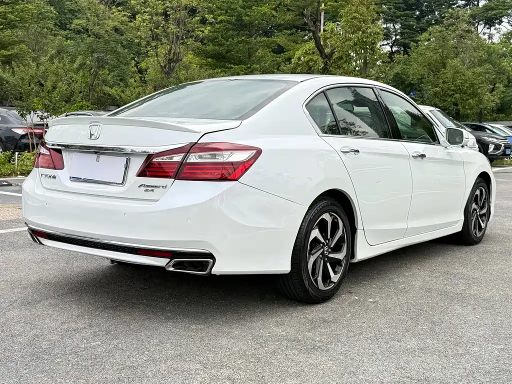 Honda Accord 2016 — фото 9