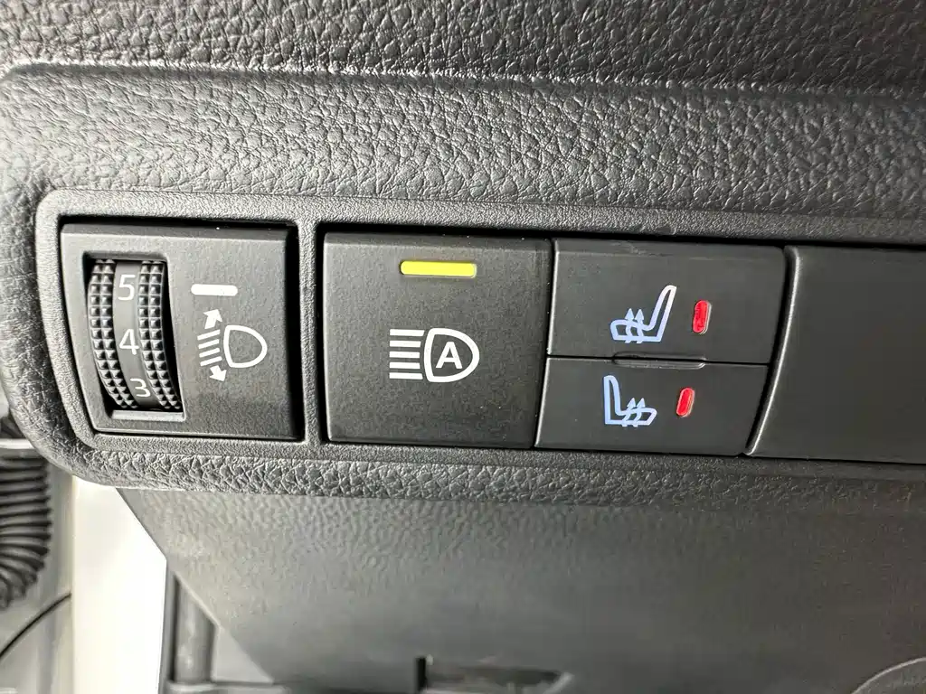 Toyota Corolla 2023 — фото 13