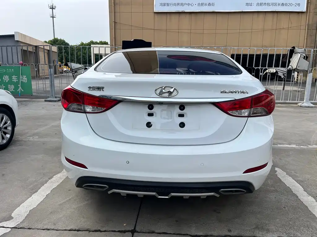 Hyundai Elantra Langdong 2016 — фото 9
