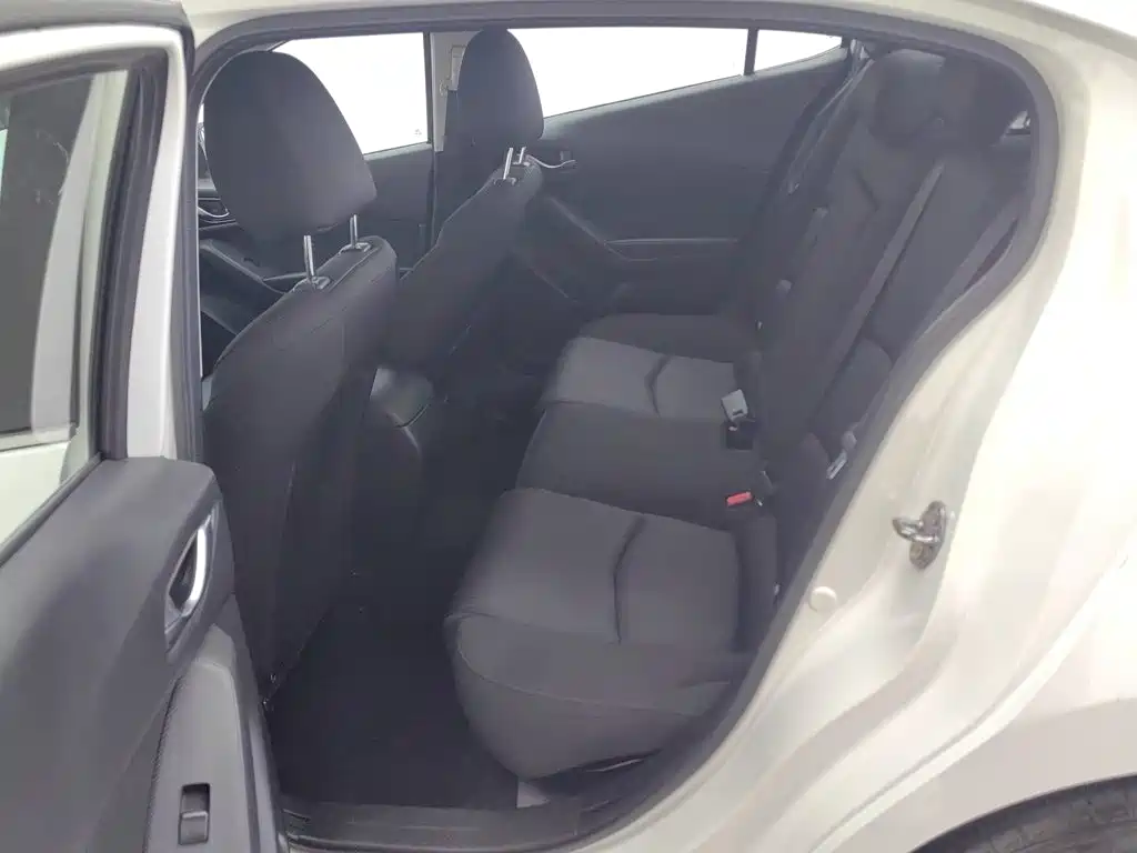 Mazda 3 Axela 2015 — фото 15