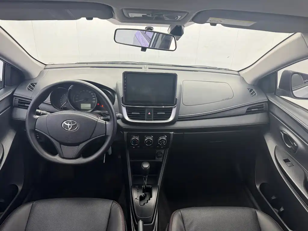 Toyota Yaris L 2021 — фото 6
