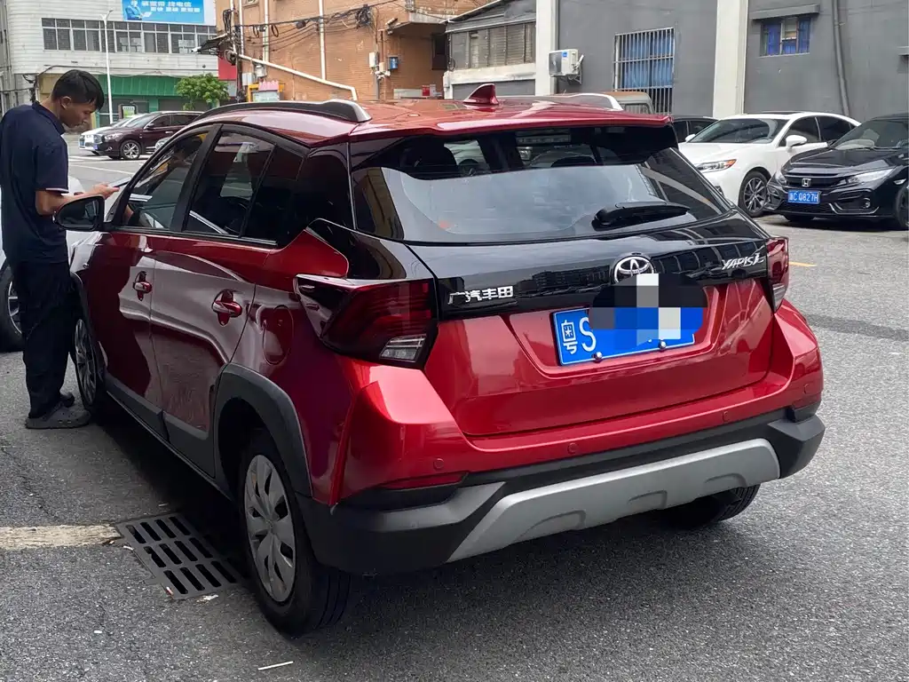 Toyota Yaris L 2021