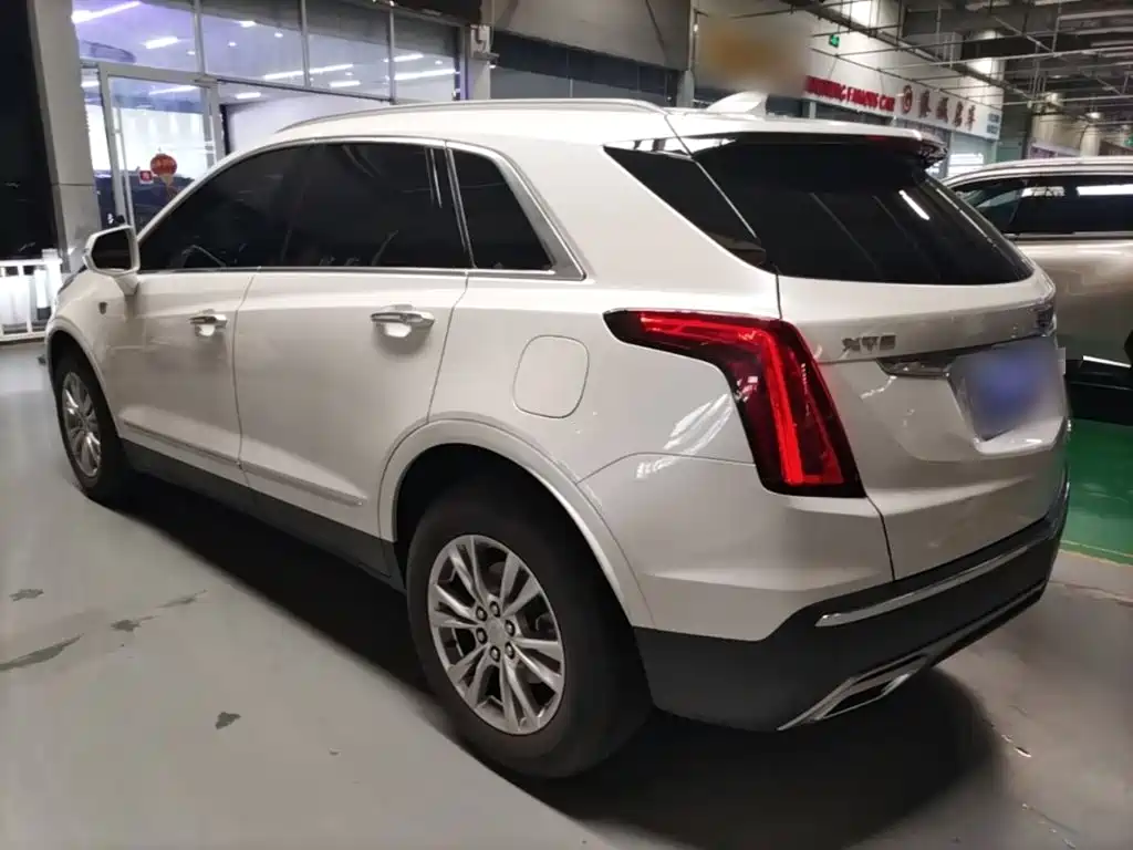 Cadillac XT5 2023 — фото 5