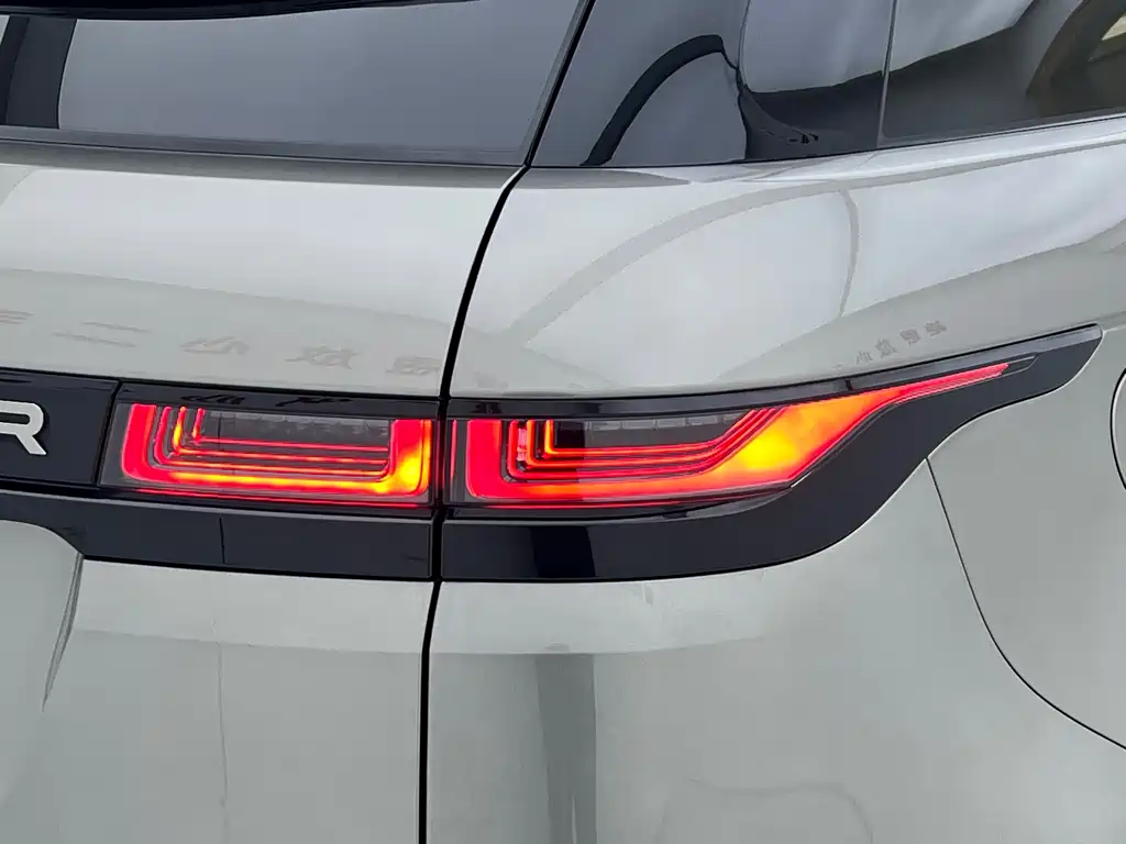 Land Rover Evoque 2022 — фото 19