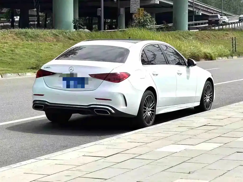 Mercedes-Benz C-Class 2023 — фото 11