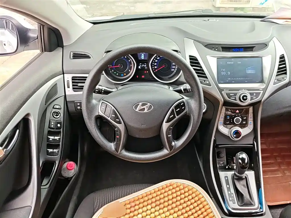 Hyundai Elantra Langdong 2016 — фото 11