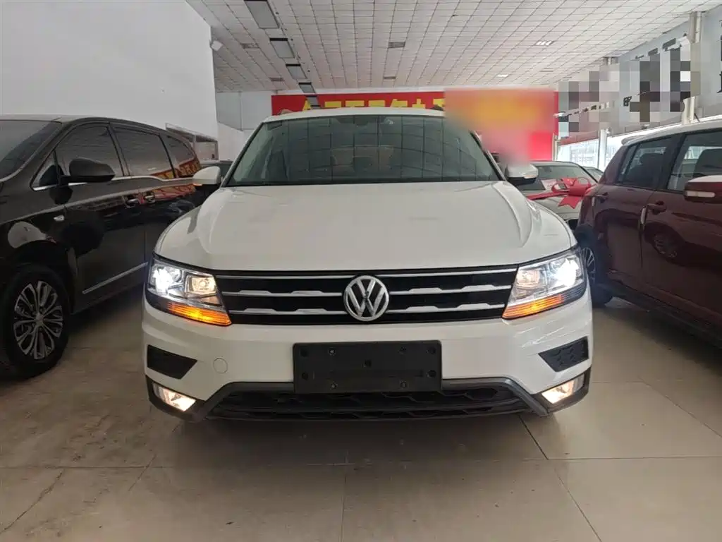 Volkswagen Tiguan L 2017 — фото 3