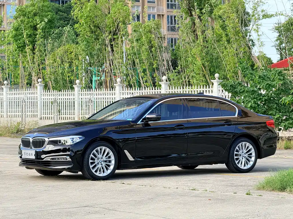BMW 5 Series 2019 — фото 2