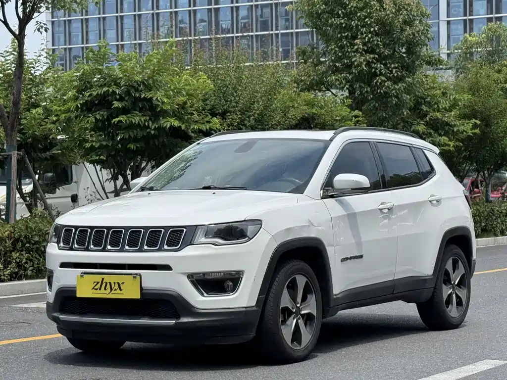 Jeep Compass 2017 — фото 1