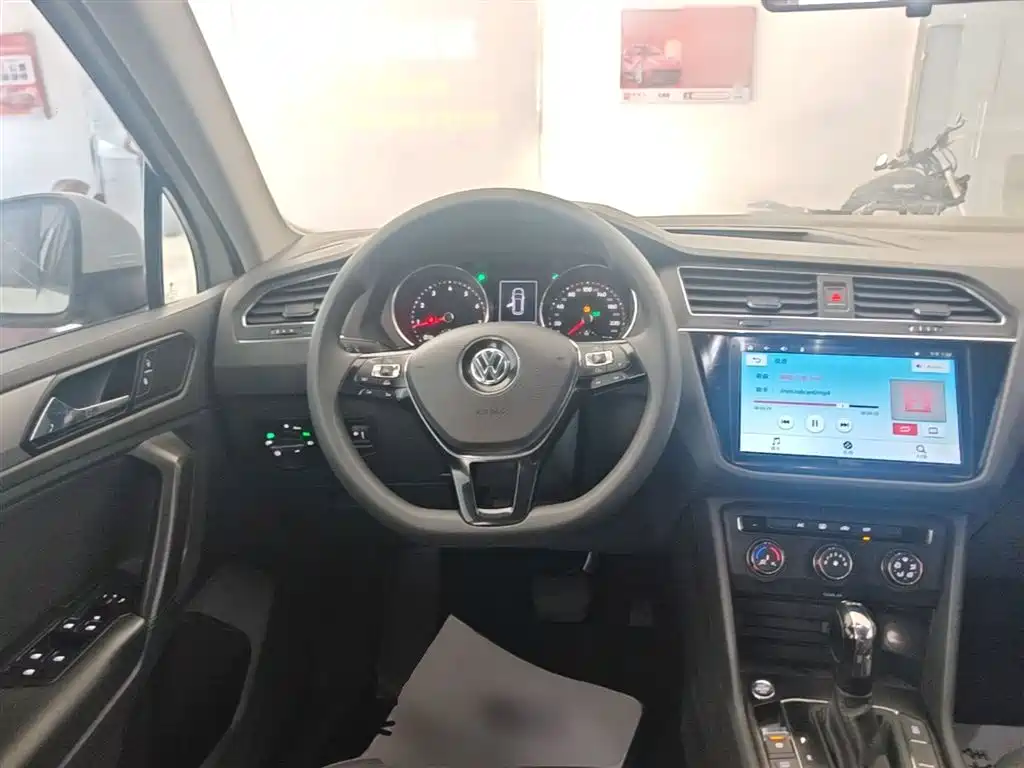 Volkswagen Tiguan L 2017 — фото 7