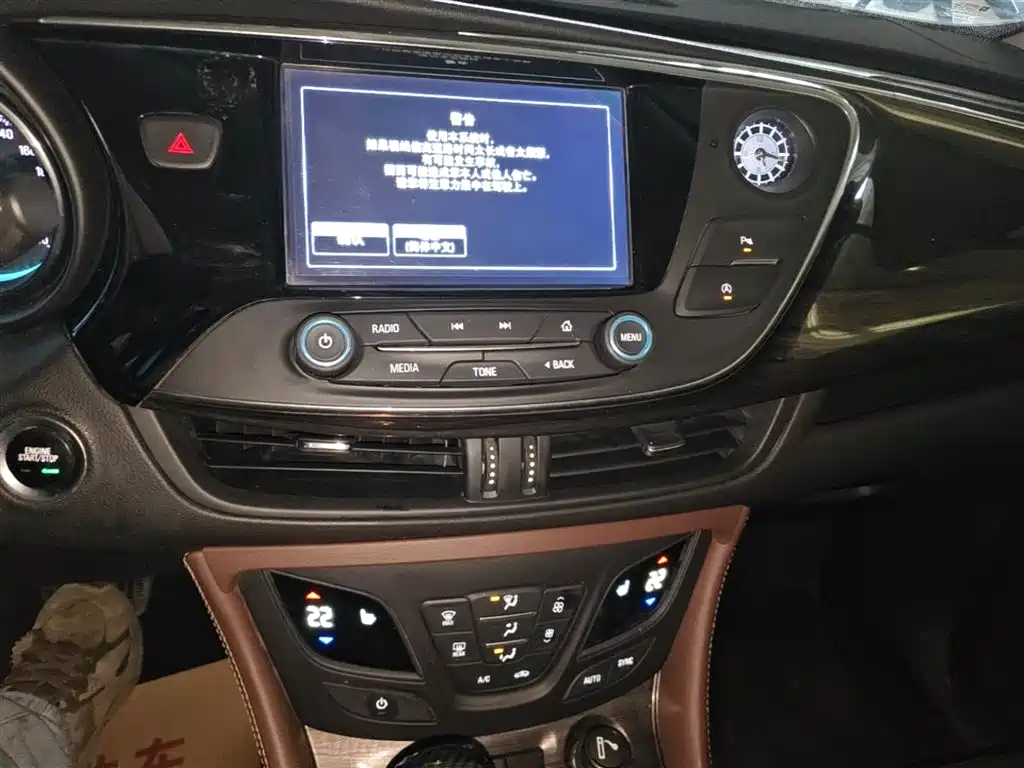 Buick Envision Plus 2017 — фото 13