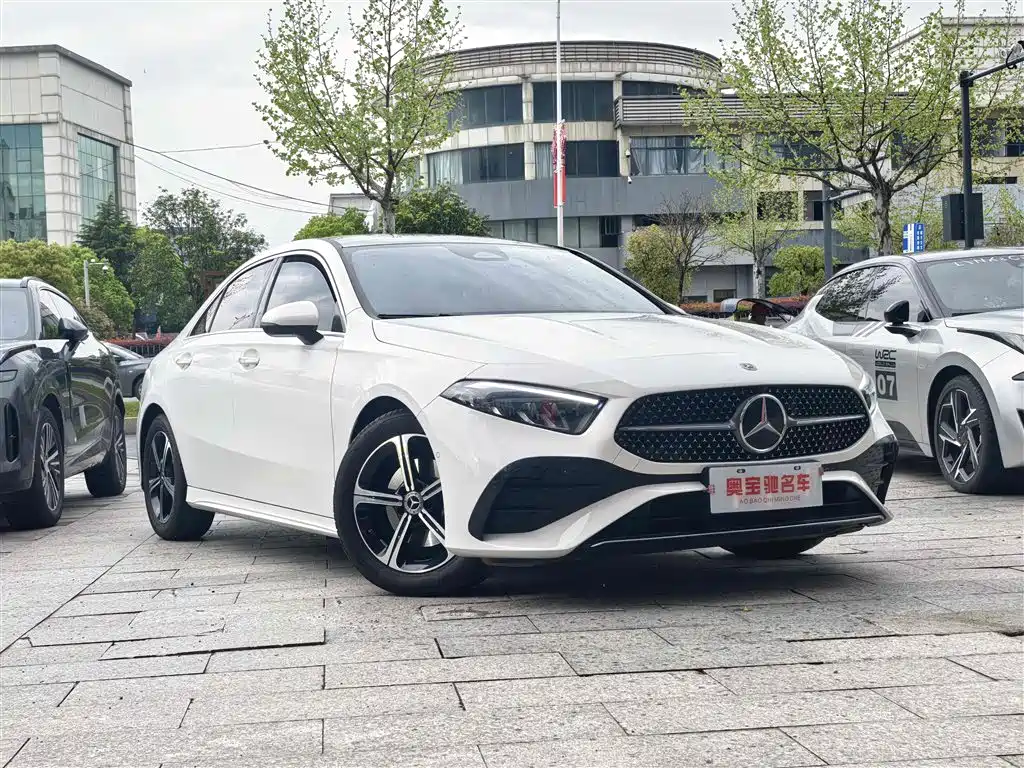 Mercedes-Benz A-Class 2024 — фото 3