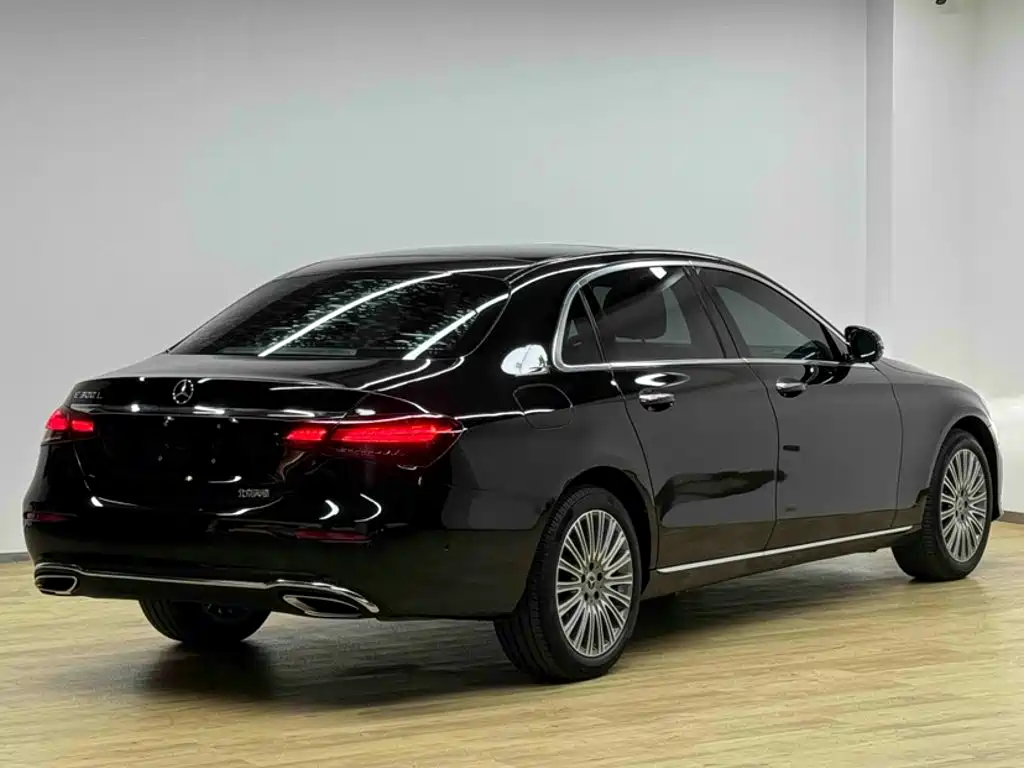 Mercedes-Benz E-Class 2021 — фото 12