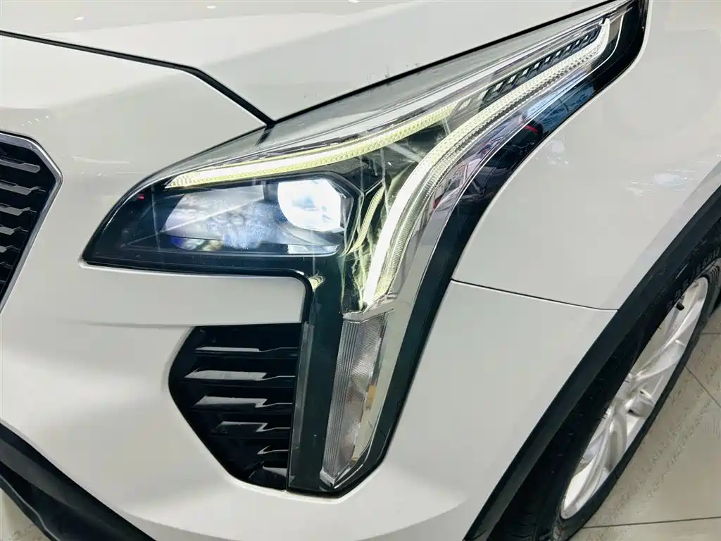 Cadillac XT4 2022 — фото 11