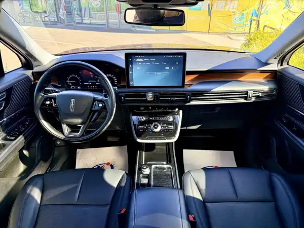 Lincoln Corsair 2021