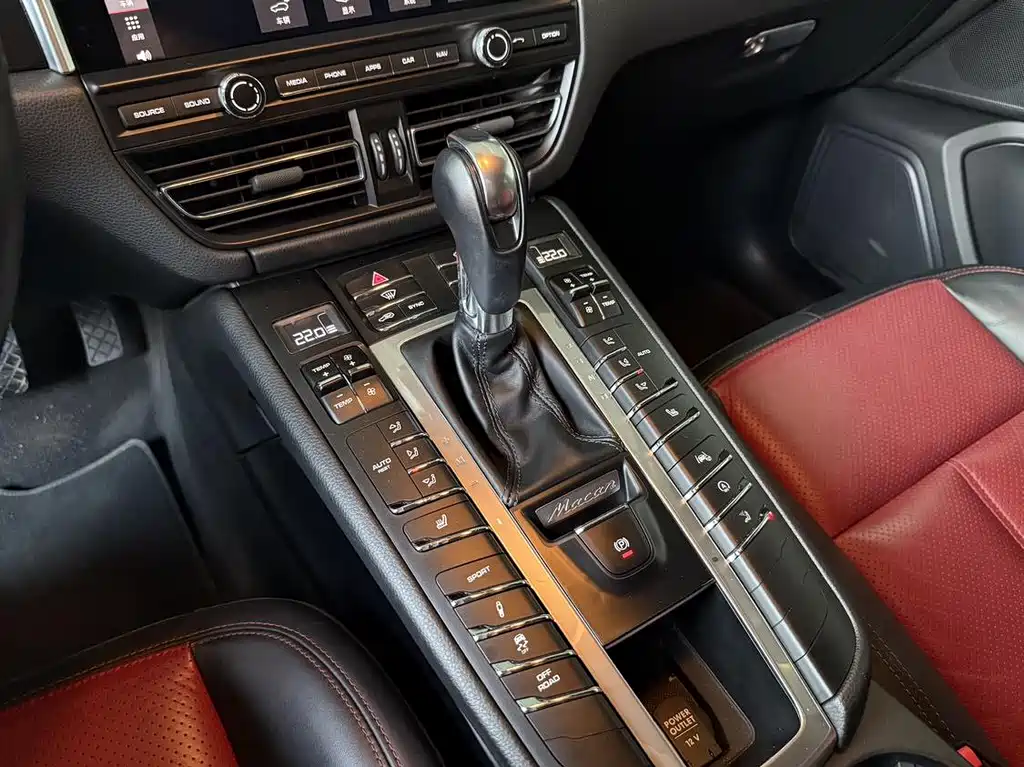 Porsche Macan 2019 — фото 9