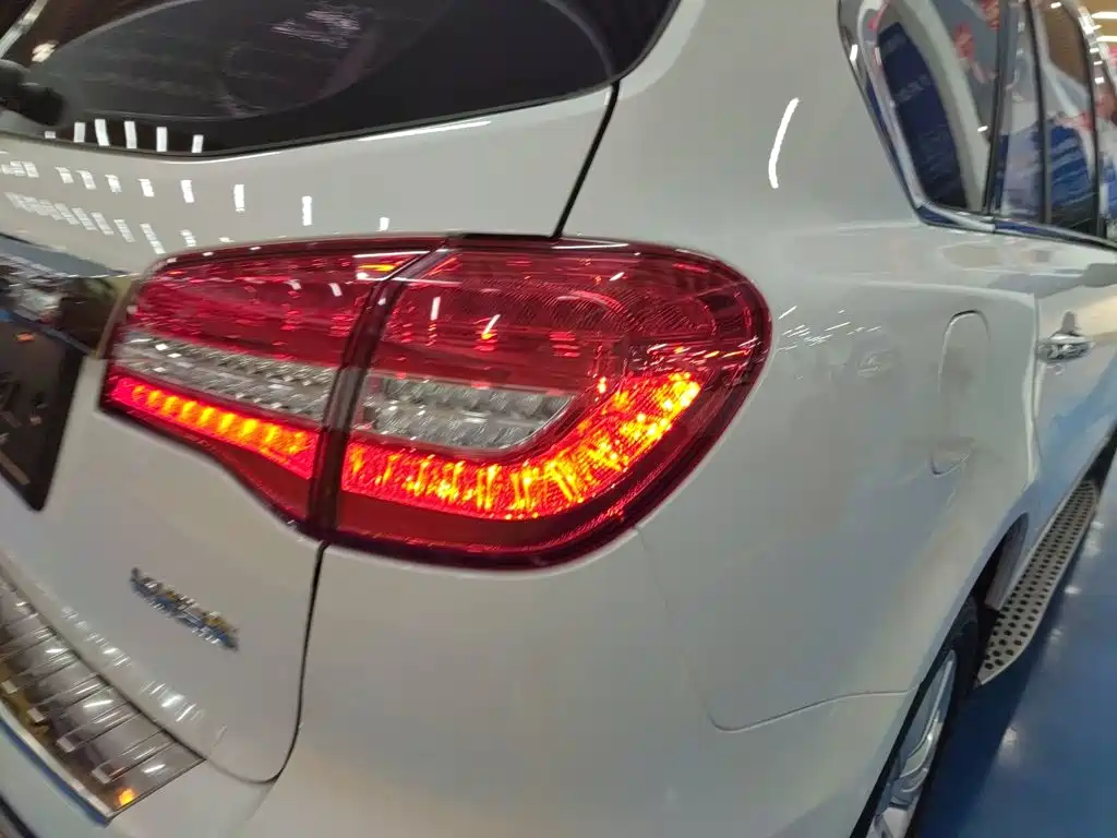 Haval H8 2017 — фото 24