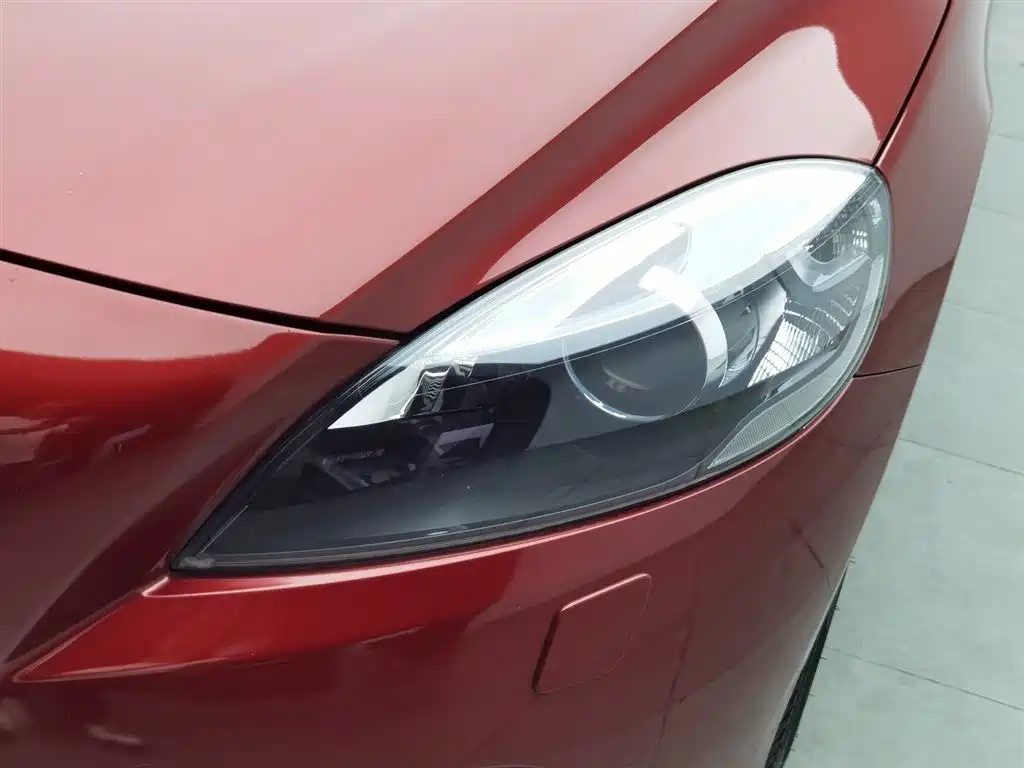 Volvo V40 2016 — фото 7