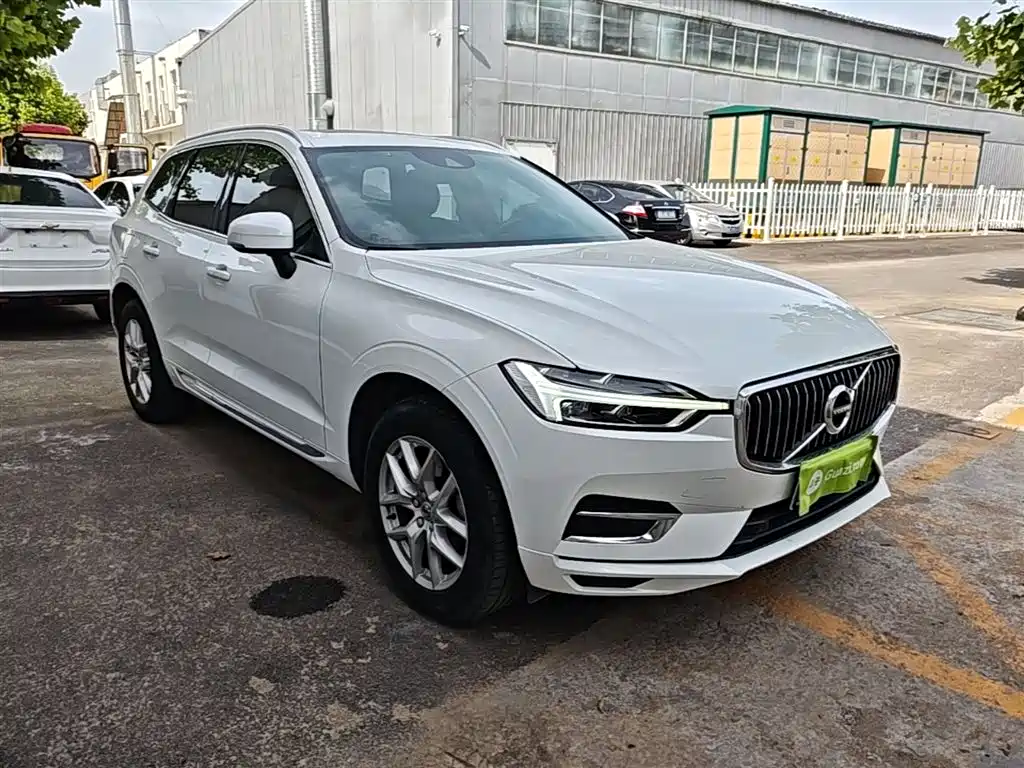 Volvo XC60 2021 — фото 4