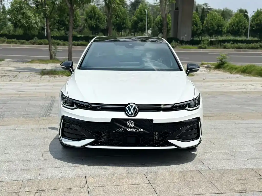 Volkswagen Golf 2024