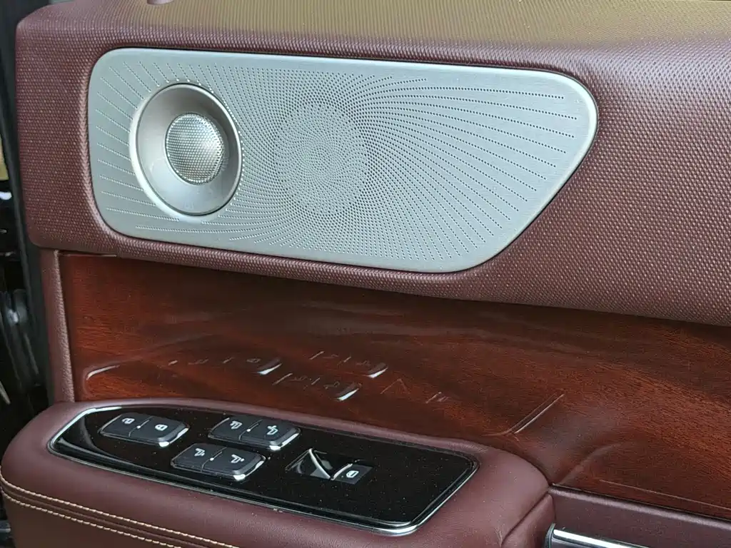Lincoln Navigator 2020 — фото 21
