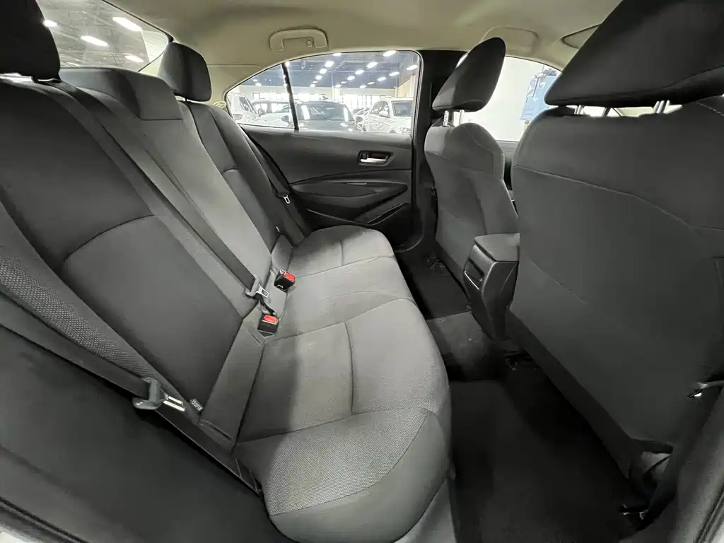 Toyota Corolla 2023 — фото 10