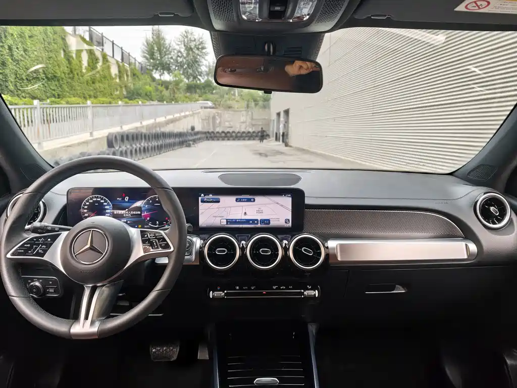 Mercedes-Benz GLB 2025 — фото 12