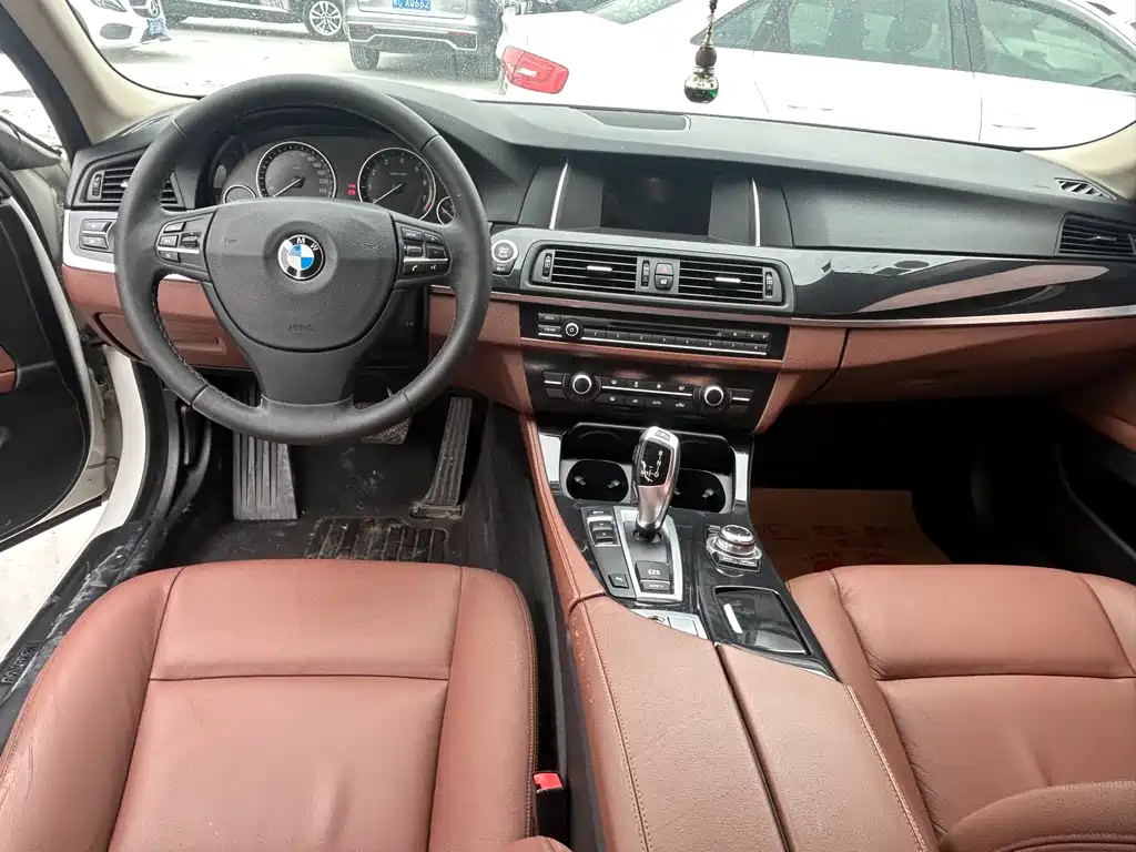 BMW 5 Series 2014 — фото 8