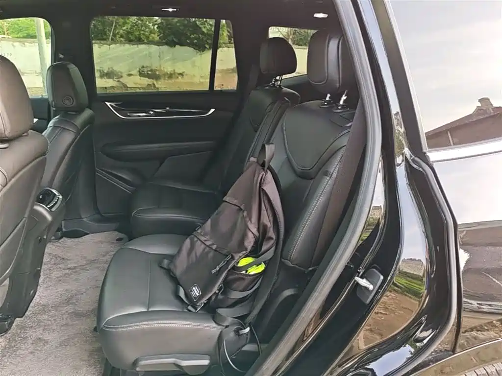 Cadillac XT6 2022 — фото 17