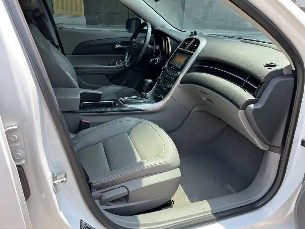 Chevrolet Malibu 2015 — фото 10