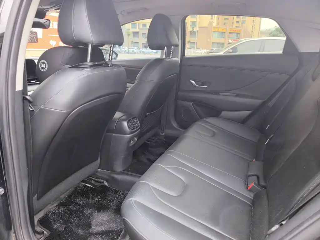 Hyundai Elantra 2022