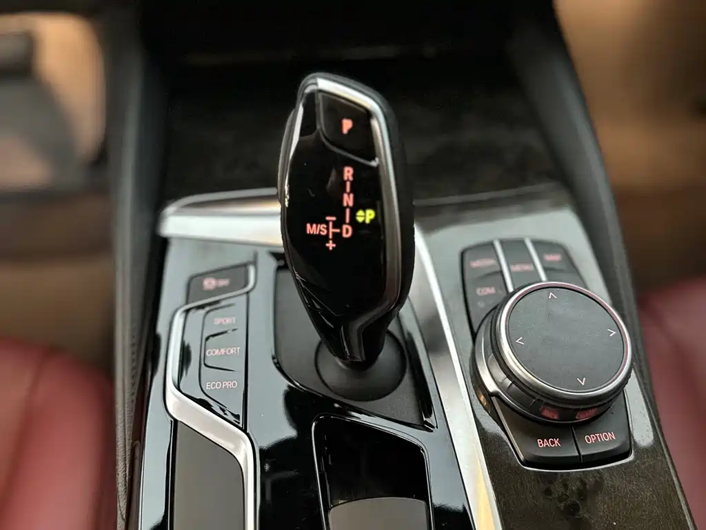 BMW 5 Series 2020 — фото 15