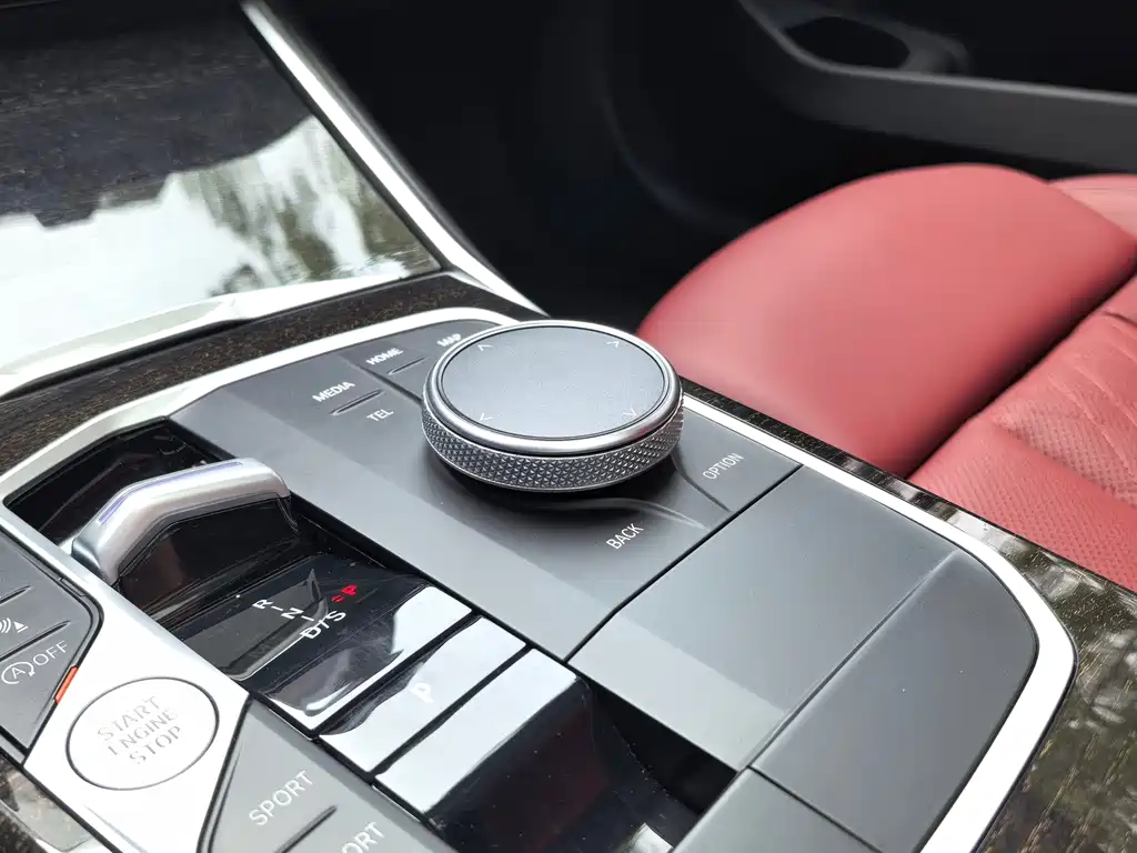 BMW 3 Series 2023 — фото 13