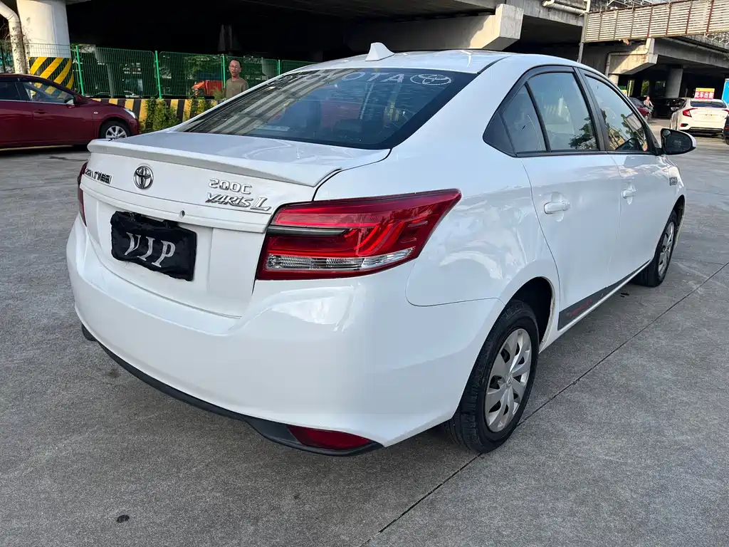 Toyota Yaris L 2017