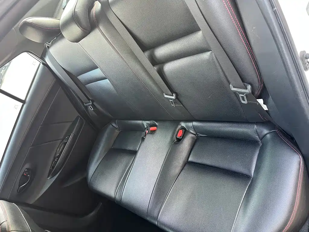 Toyota Yaris L 2017 — фото 19