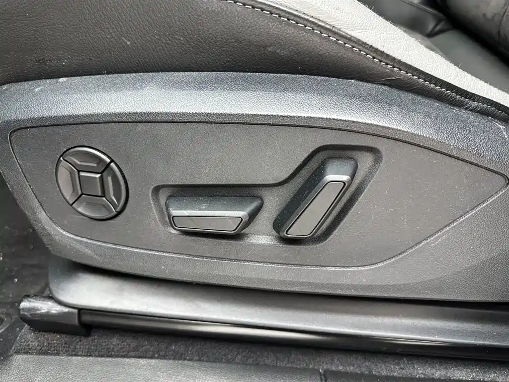 Audi Q3 2021 — фото 18